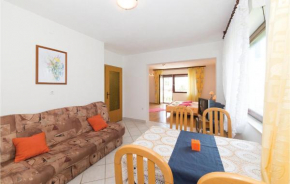 One-Bedroom Apartment in Kastel Kambelovac